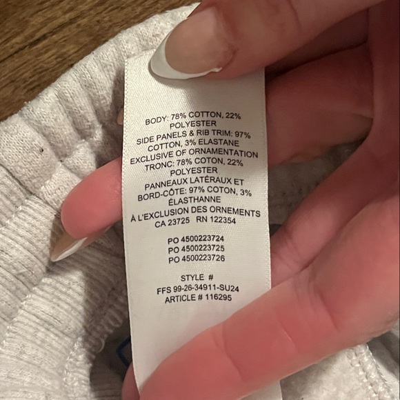 ARITZIA Boyfriend Fit Sweatfleece Cozy Fleece Women’s Grey Lounge Casual Shorts - Picture 5 of 8